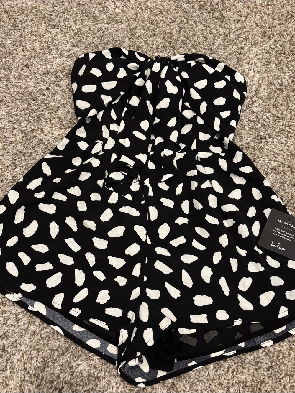 Lulu's Black and White Strapless Printed Romper